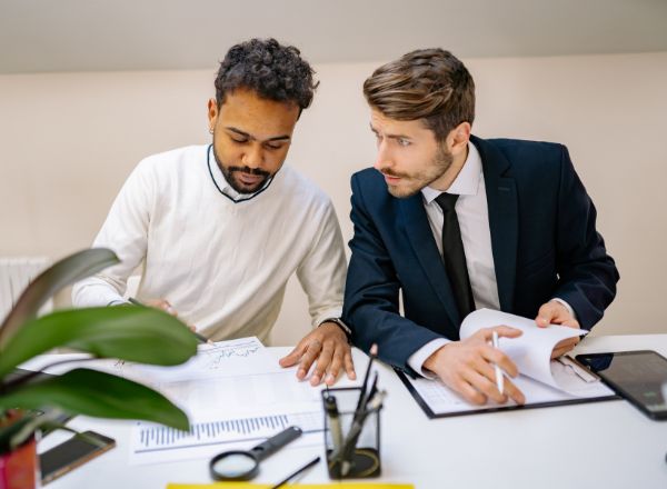 Responsable de communication à l'international. Maîtrise de l'anglais. à Ajaccio